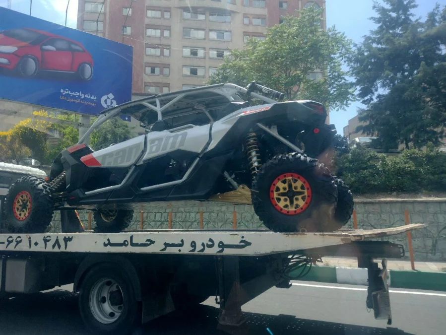 خودروهای عجیب ایرانی؛ از پژو ۴۰۵ دیفرانسیل عقب تا تسلا سایبرتراک در خیابان‌های تهران - تصویر مقاله - خودرو و زندگی