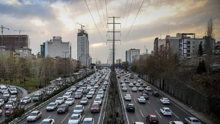 چرا شهرداری تهران اصرار به شناورسازی ساعت کاری دارد؟ ۷ درصد کاهش ترافیک را ببینید - تصویر شاخص