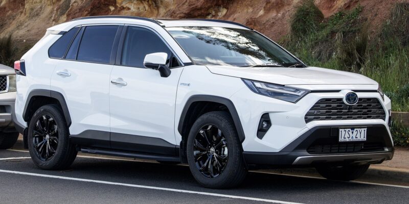 SUV یا کراس‌اوور : کدام برای خانواده ایرانی مناسب‌تر است؟ + مقایسه و مدل‌های بازار