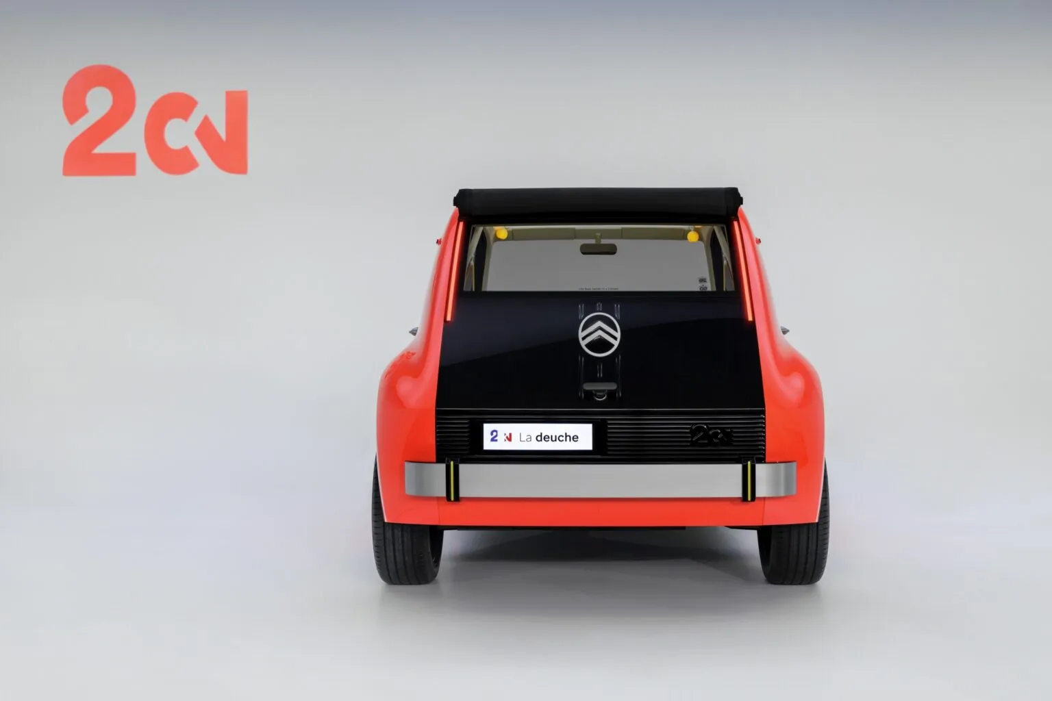 سیتروئن 2CV پس از چهار دهه دوباره متولد می‌شود / نسل جدید جد ژیان در نمایشگاه پاریس - تصویر ۴ - وبگردی