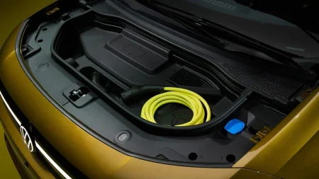 فولکس‌واگن ID. Tiguan معرفی شد / جانشین ID.4 و ID.5 با پیمایش ۶۰۰ کیلومتری - تصویر ۲۱ - وبگردی