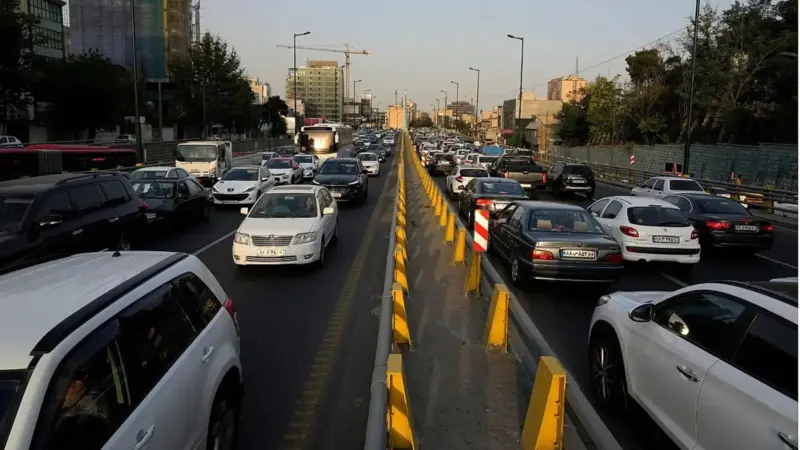 رانندگی در ترافیک تهران چقدر از عمر کلاچ خودرو کم می‌کند؟ - تصویر شاخص